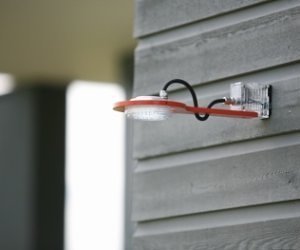 Außenwandleuchte Piko von Roger Pradier Roger Pradier hat diese schöne Außenwandleuchte Piko kreiert. Im Angebot sind Wandlampen, Das Sortiment umfasst Deckenleuchten, Wandleuchten, Hängeleuchten, Pendelleuchten, Standleuchten, Pollerleuchten, Mastleuchten